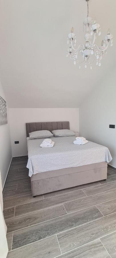 Apartments Rajna Čižići Eksteriør bilde